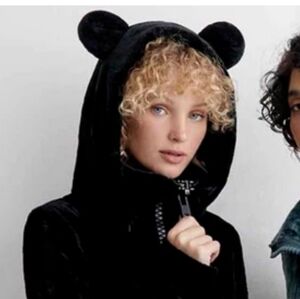 Holly Land classic teddy black super furry and soft with ears hooded hoodie sz M